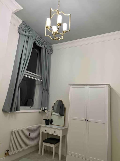 Victorian Stay In Ocean Village 南安普敦 外观 照片
